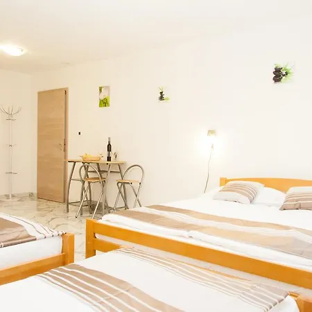 Rooms Garden Zagreb Airport Velika Gorica Exterior photo